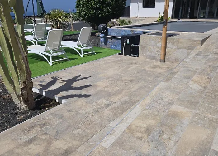 Cactus Tenerife * 아데제